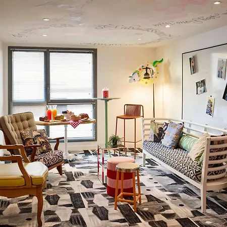 Hotel Mama Shelter 3*