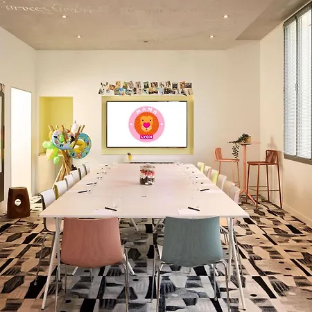 Hotel Mama Shelter 3*