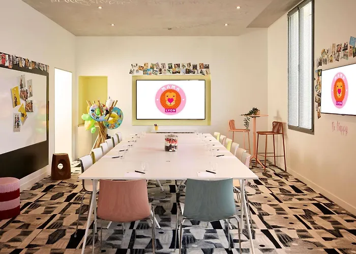 Hotel Mama Shelter 3*